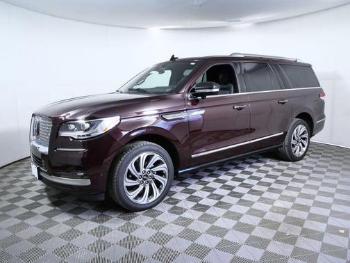 Diamond Red Tri-Coat 2023 Lincoln Navigator L Reserve