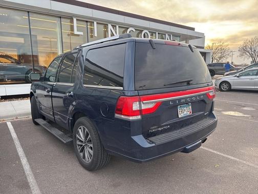 2015 Lincoln Navigator Base