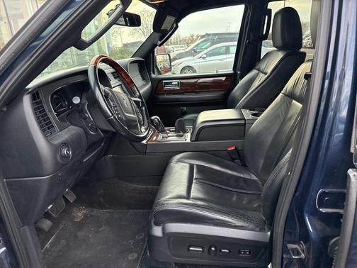 2015 Lincoln Navigator Base