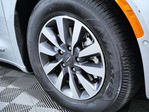 2022 Chrysler Pacifica Hybrid Limited