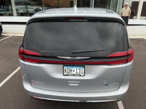 2022 Chrysler Pacifica Hybrid Limited