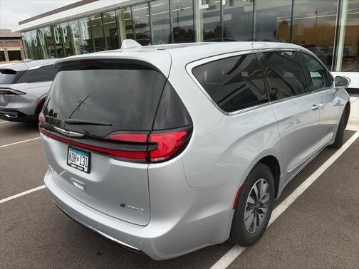 2022 Chrysler Pacifica Hybrid Limited