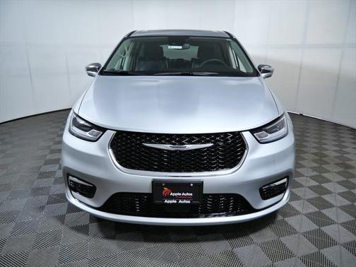 2022 Chrysler Pacifica Hybrid Limited