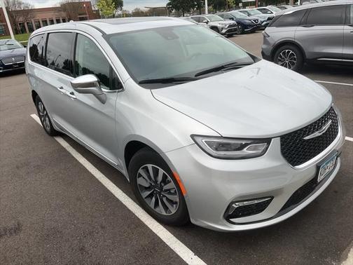 2022 Chrysler Pacifica Hybrid Limited