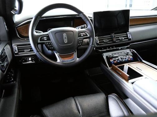 2024 Lincoln Navigator Black Label