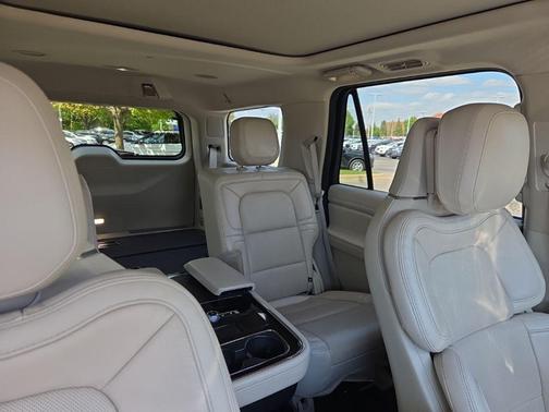 Black 2021 Lincoln Navigator Reserve