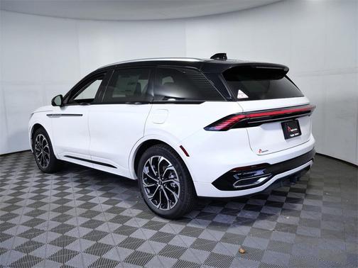 2025 Lincoln Nautilus Reserve