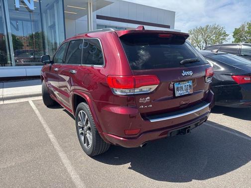 Velvet Red Pearlcoat 2017 Jeep Grand Cherokee Overland