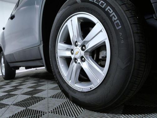 Shadow Gray Metallic 2021 Chevrolet Trax LT