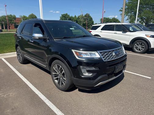 SHADOW BLACK 2017 Ford Explorer Platinum