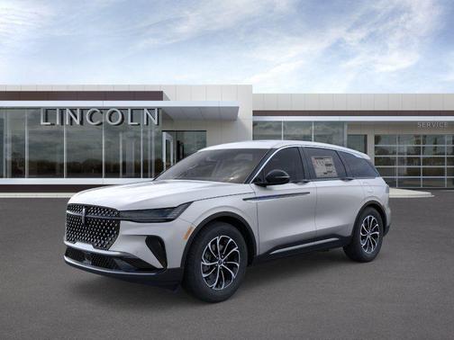 Radiance Metallic 2026 Lincoln Nautilus Premiere