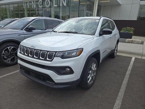 2022 Jeep Compass Latitude Lux