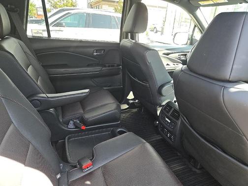 2022 Honda Pilot Black Edition