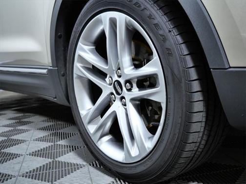 2015 Lincoln MKC Base