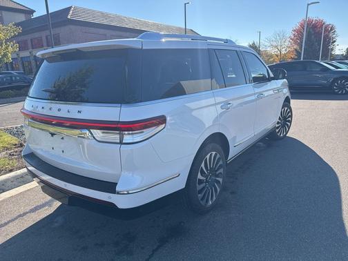 2024 Lincoln Navigator Black Label