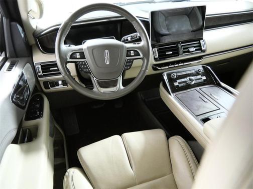 2023 Lincoln Navigator L Reserve