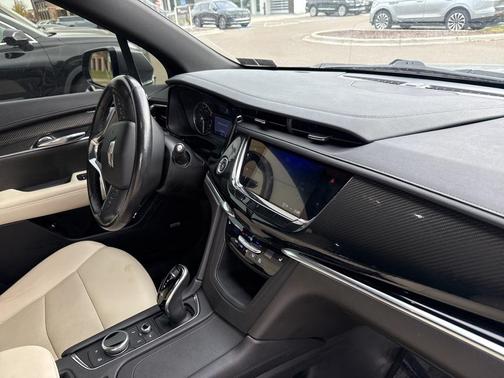 2022 Cadillac XT6 Sport AWD