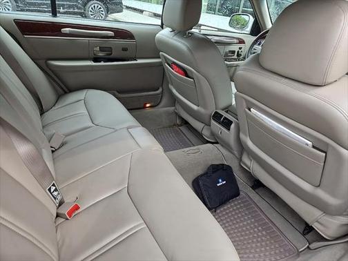 2003 Lincoln Town Car Cartier