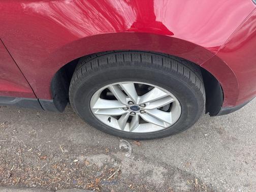 Ruby Red Metallic 2017 Ford Edge SEL