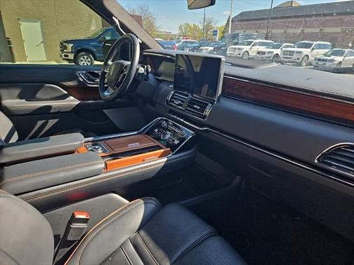 2022 Lincoln Navigator Black Label