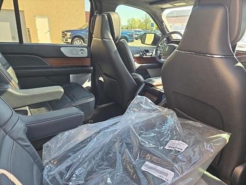 2022 Lincoln Navigator Black Label