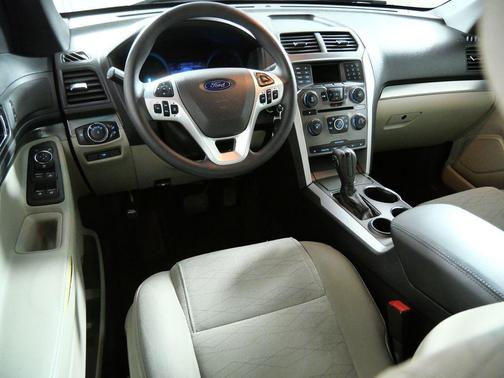 Blue Metallic 2014 Ford Explorer Base