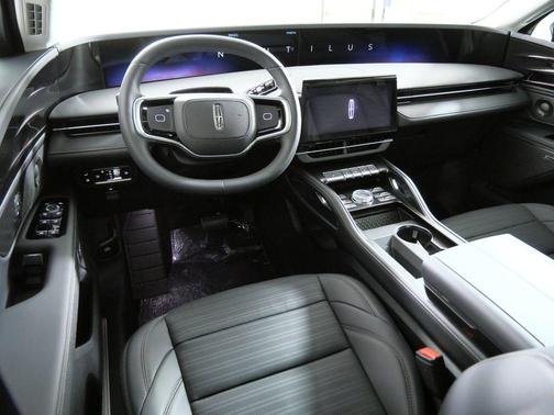 White Platinum Clearcoat Metallic 2026 Lincoln Nautilus Reserve