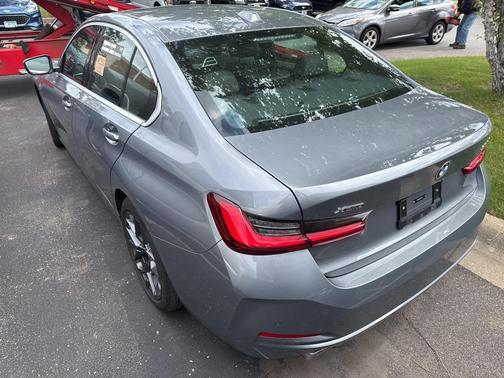 2025 BMW 330 i xDrive