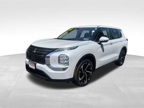 2022 Mitsubishi Outlander ES