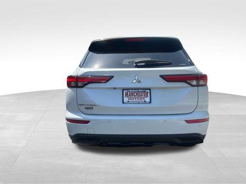 2022 Mitsubishi Outlander ES