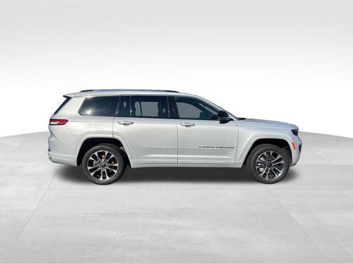 Silver Zynith 2023 Jeep Grand Cherokee L Overland