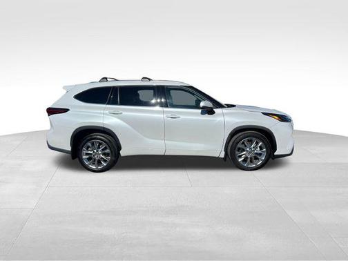 2022 Toyota Highlander Limited