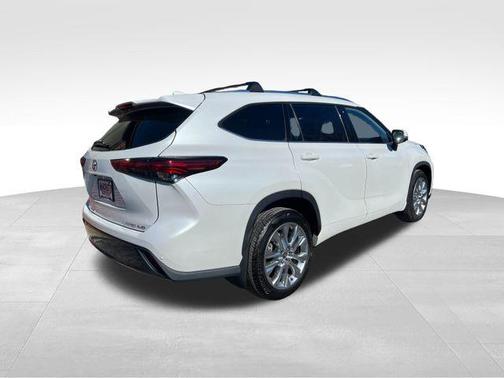 2022 Toyota Highlander Limited