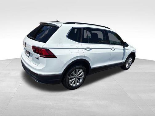 Pure White 2018 Volkswagen Tiguan 2.0T SE 4MOTION
