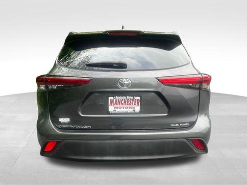 Magnetic Gray Metallic 2021 Toyota Highlander XLE