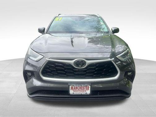 Magnetic Gray Metallic 2021 Toyota Highlander XLE