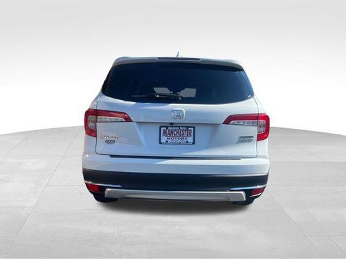 2022 Honda Pilot Touring 8-Passenger