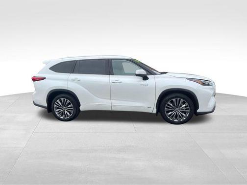 2021 Toyota Highlander Hybrid Platinum
