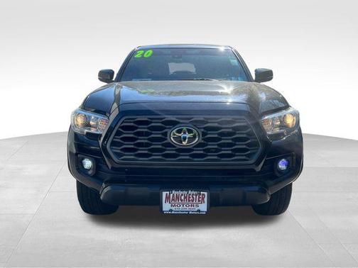 Midnight Black Metallic 2020 Toyota Tacoma TRD Off Road