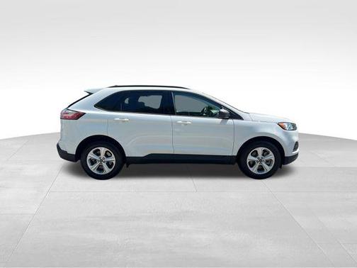 Oxford White 2024 Ford Edge SE