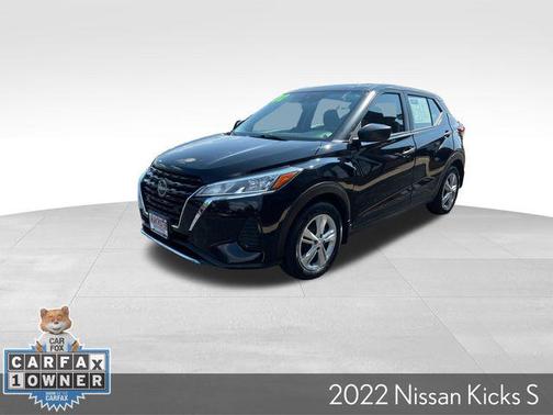 Super Black 2022 Nissan Kicks S