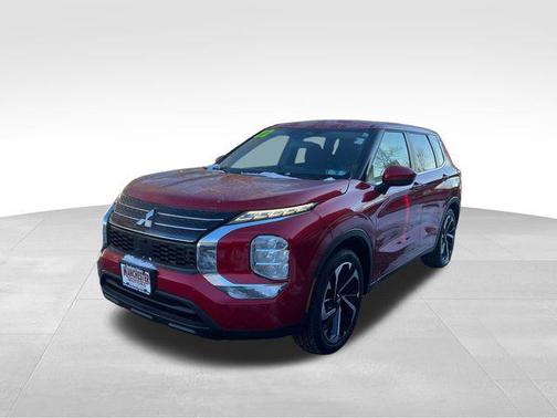 2022 Mitsubishi Outlander ES