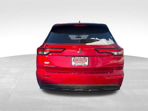 2022 Mitsubishi Outlander ES