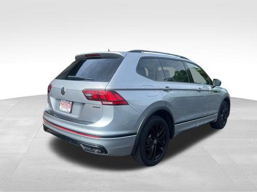 2022 Volkswagen Tiguan 2.0T SE R-Line Black 4MOTION