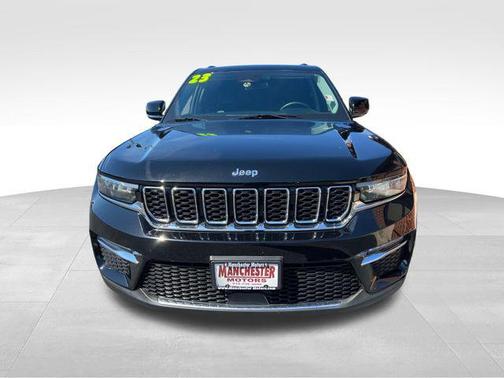 Diamond Black Crystal Pearlcoat 2023 Jeep Grand Cherokee Limited