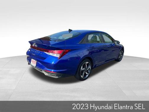 2023 Hyundai ELANTRA SEL