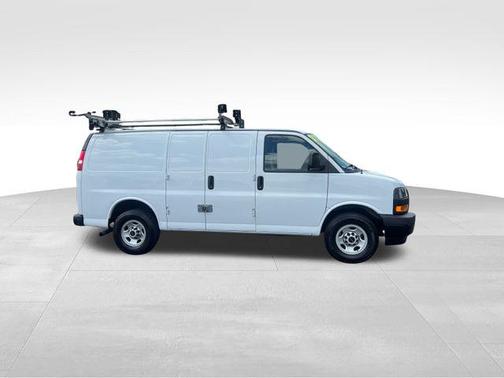 2022 GMC Savana 2500 Work Van