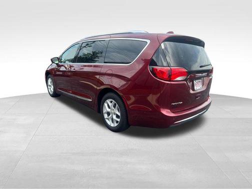 Velvet Red Pearlcoat 2017 Chrysler Pacifica Touring-L Plus