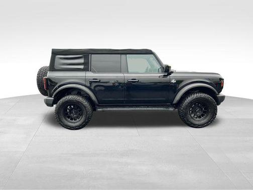 Shadow Black 2022 Ford Bronco Outer Banks
