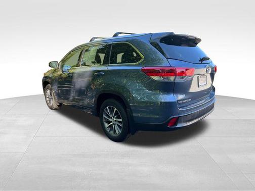 Shoreline Blue Pearl 2017 Toyota Highlander XLE